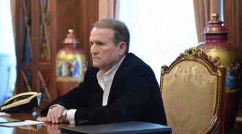 Медведчук злітав у Санкт-Петербург на зустріч із Путіним: говорили про газ
