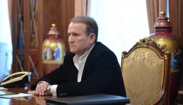 Медведчук злітав у Санкт-Петербург на зустріч із Путіним: говорили про газ
