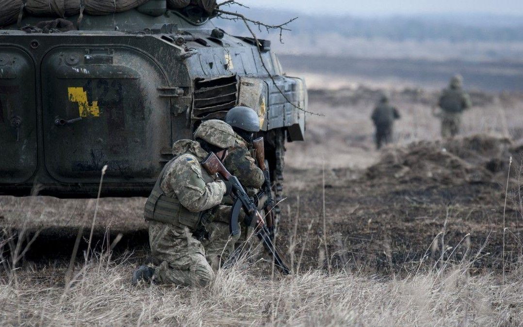 Бойовики 10 разів обстріляли позиції ЗСУ на Донбасі, два українських військових дістали поранення