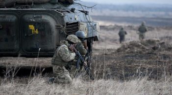 Бойовики 10 разів обстріляли позиції ЗСУ на Донбасі, два українських військових дістали поранення