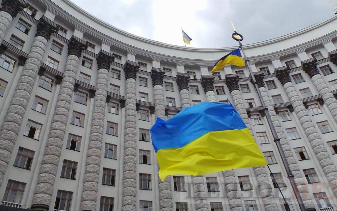 Кабмін звільнив шістьох ключових посадовців