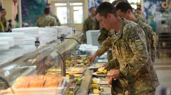 Усі частини ЗСУ перейдуть на нову систему харчування з початку 2020 року