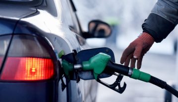 Мережі АЗС знизили ціни на бензин після зустрічі із Зеленським