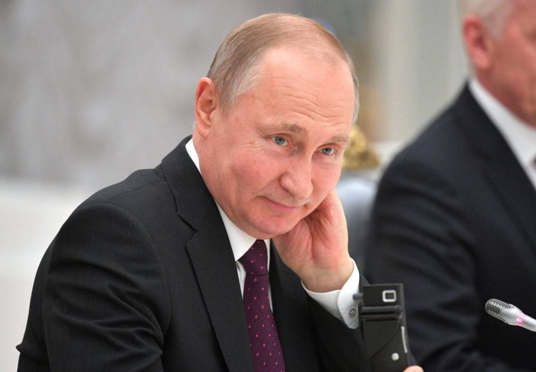 «Не мав би народитися»: Путін опинився у головній ролі реклами презервативів (фото)