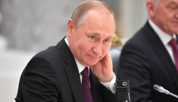 «Не мав би народитися»: Путін опинився у головній ролі реклами презервативів (фото)