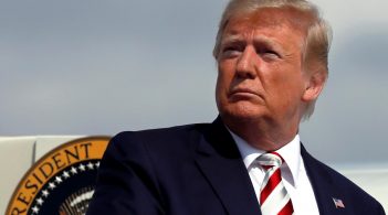 Високопосадовці в США закликали Трампа не заморожувати військову допомогу Україні