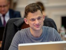 Уряд скасував обов'язкові «скоромовки» про ліцензії в радіорекламі
