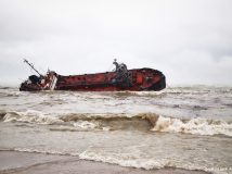 Аварія танкера в Одесі: найбільше нафти може потрапити у море після підняття судна