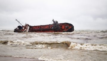 Аварія танкера в Одесі: найбільше нафти може потрапити у море після підняття судна