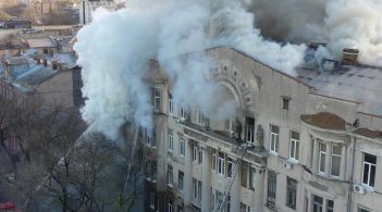 Поліція розглядає дві версії пожежі в Одесі: можливий навмисний підпал