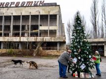 Різдво та кохання у Чорнобилі: як і навіщо у Прип’яті встановили новорічну ялинку?