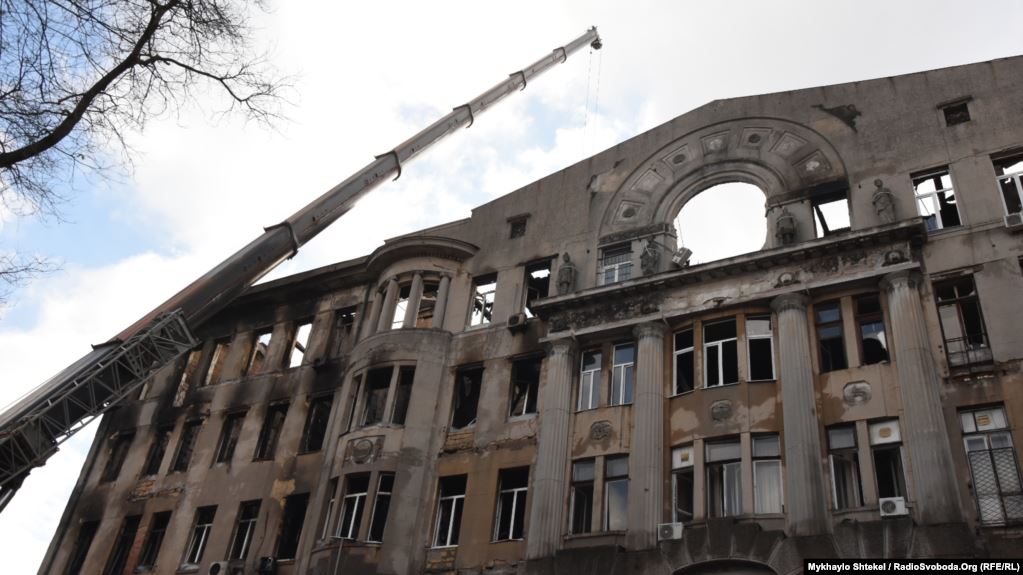 Директорку коледжу в Одесі, де через пожежу загинули 12 людей, помістили під домашній арешт
