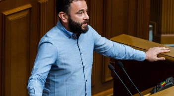 «Слуга народу» Дубінський був на дні народження партнера Коломойського