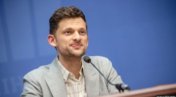 Дубілет обіцяє скасувати «зарплатне рабство»