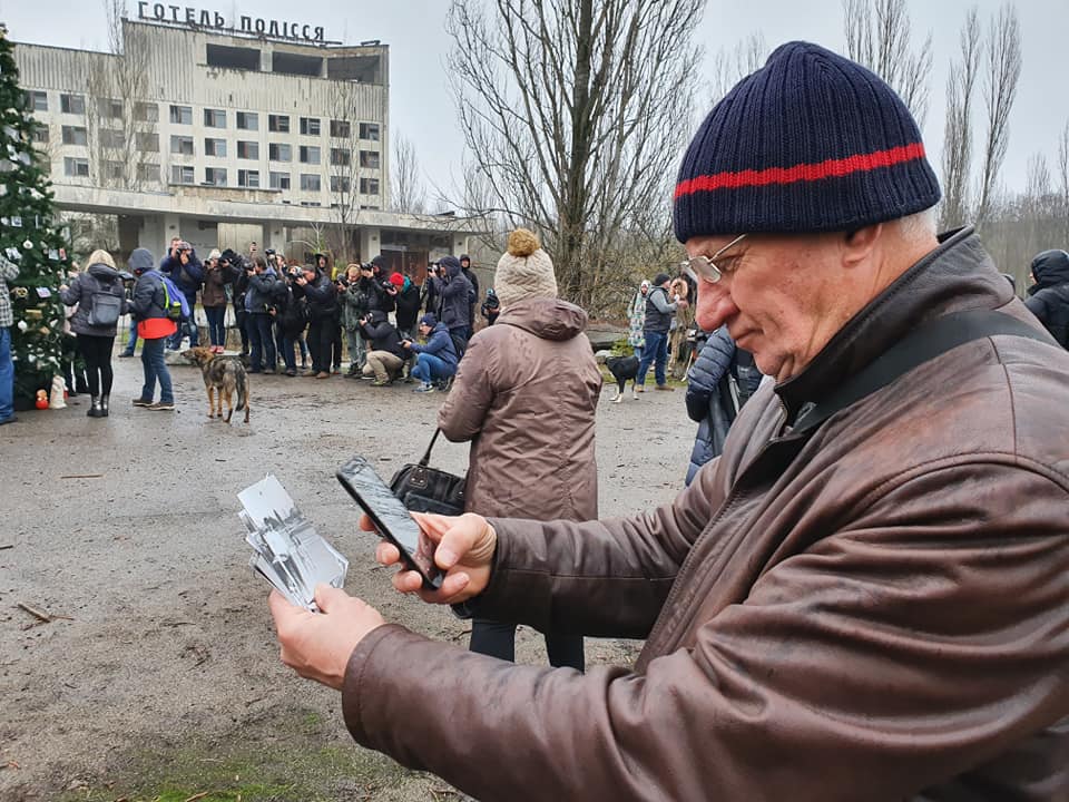 Різдво та кохання у Чорнобилі: як і навіщо у Прип’яті встановили новорічну ялинку?