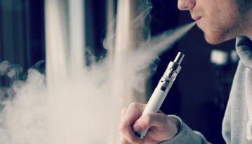 Багаторічне дослідження: науковці довели, що електронні сигарети збільшують ризик розвитку хвороб легенів