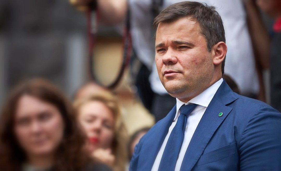 Богдан запевняє, що акції на Банковій заважали перемовинам в Парижі