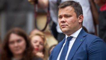 Богдан запевняє, що акції на Банковій заважали перемовинам в Парижі
