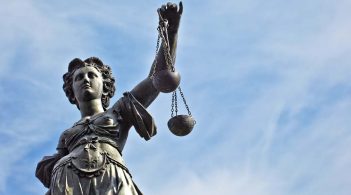 Більше ніж українським судам українці не довіряють тільки російським ЗМІ