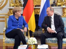 Путін та Меркель обговорили транзит газу через Україну