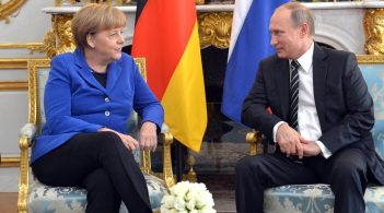 Путін та Меркель обговорили транзит газу через Україну