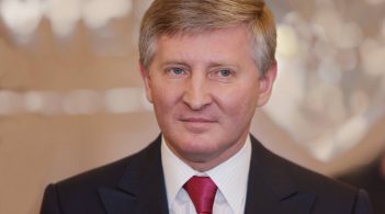 Ахметов в обхід санкцій контролює туристичний бізнес в окупованому Криму