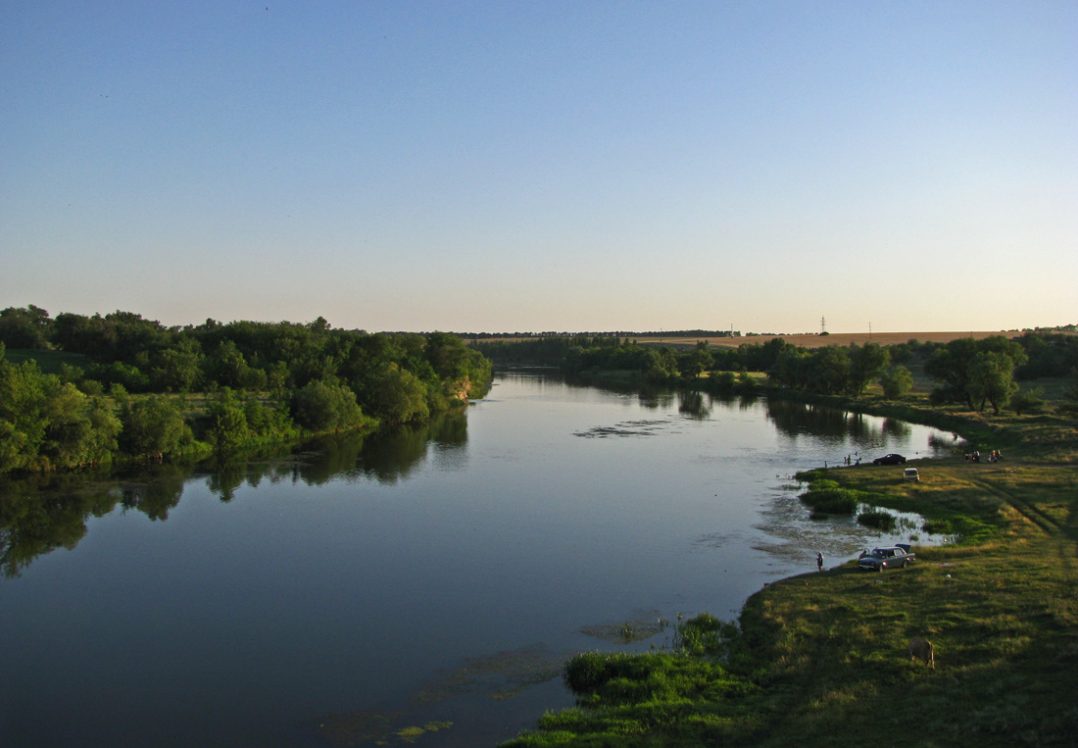 В одній із річок України знайшли стародавній меч віком понад півтисячі років (фото)