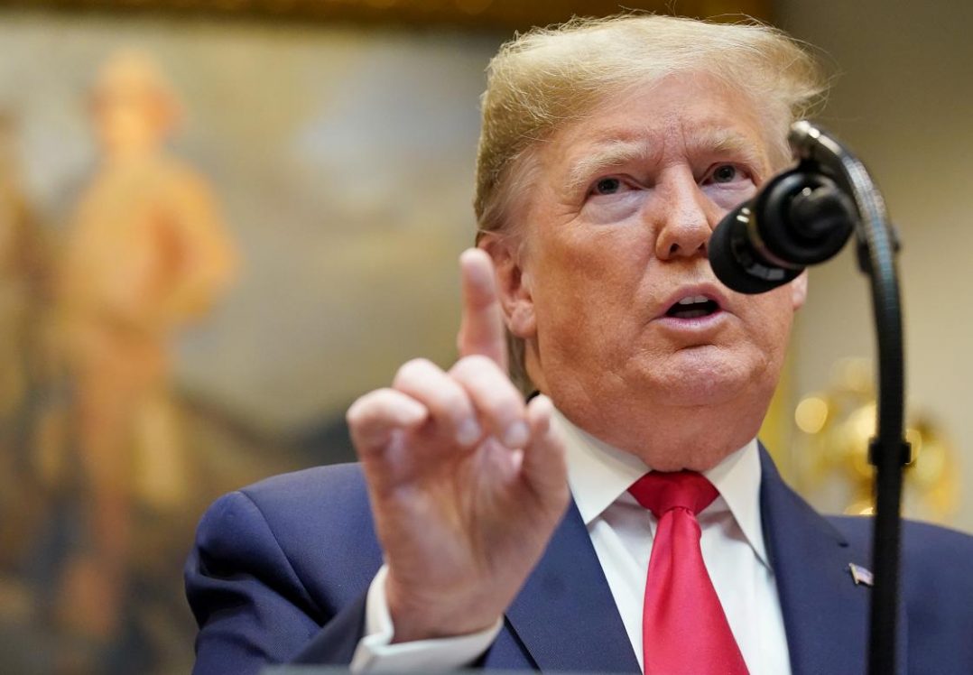 Трамп назвав екоактивістів «панікерами», але приєднався до висадки трильйону дерев