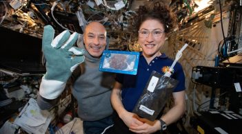 Секретна місія: астронавти вперше в історії спекли печиво в космосі