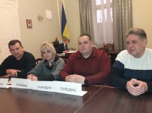 Лідери шахтарських профспілок продовжують голодування у приміщенні Львівської ОДА