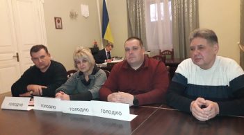 Лідери шахтарських профспілок продовжують голодування у приміщенні Львівської ОДА