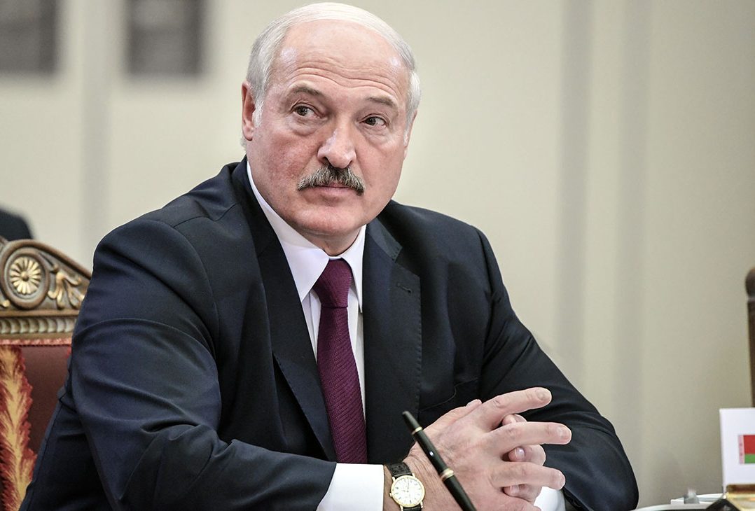 Лукашенко заявив про намір скоротити постачання нафти з Росії