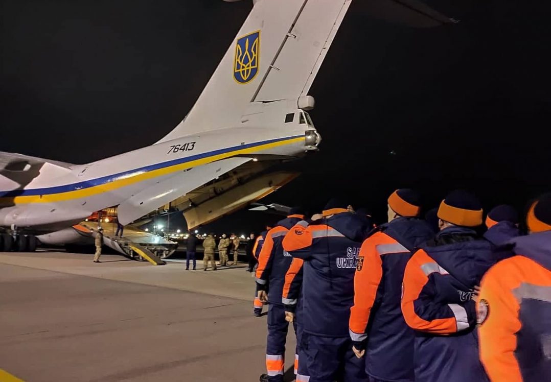 Збиття літака МАУ: з Ірану повертаються українські рятувальники