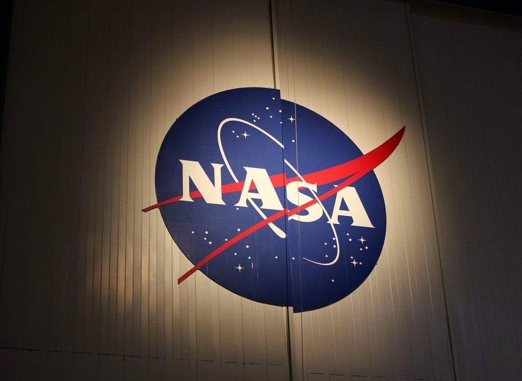 Науковці NASA показали космічну Різдвяну ялинку, «зроблену» з реальних зірок (фото)