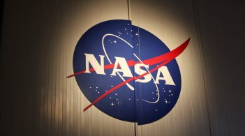 Науковці NASA показали космічну Різдвяну ялинку, «зроблену» з реальних зірок (фото)