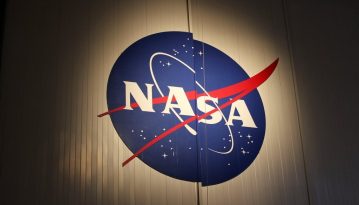 Науковці NASA показали космічну Різдвяну ялинку, «зроблену» з реальних зірок (фото)