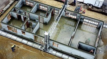 Житло за 48 годин: винахідники надрукували величезний будинок на 3D-принтері