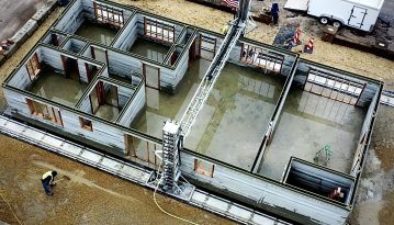 Житло за 48 годин: винахідники надрукували величезний будинок на 3D-принтері
