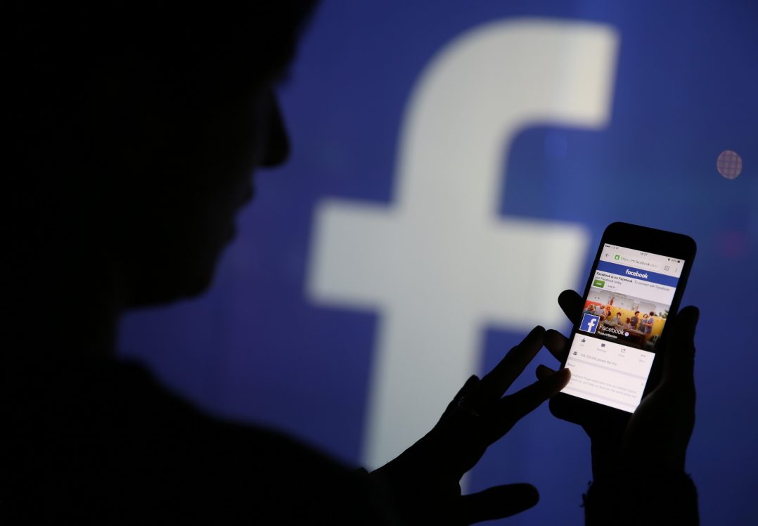 Facebook оголосив війну глибоким фейкам: що це?