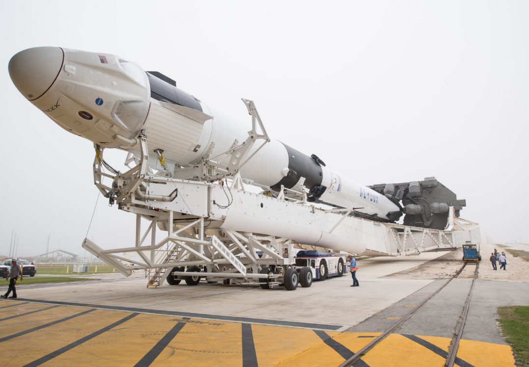 SpaceX готова до першого польоту з екіпажем NASA