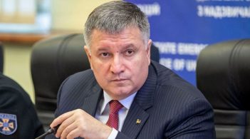 Нічого сказати: Зеленський не зміг прокоментувати «випробувальний термін» Авакова