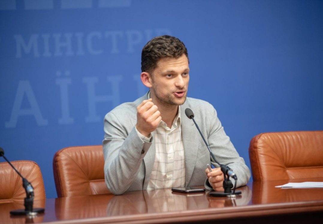 Кабмін запустив «гарячу лінію» з попередження домашнього насильства