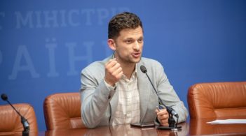 Кабмін запустив «гарячу лінію» з попередження домашнього насильства