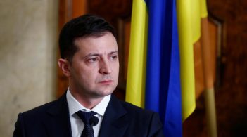 Офіс президента йде до суду після розслідування «Схем» про візит Зеленського до Оману