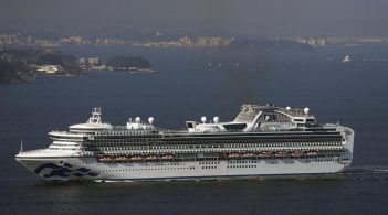 Україна поки не планує евакуювати громадян із лайнера Diamond Princess