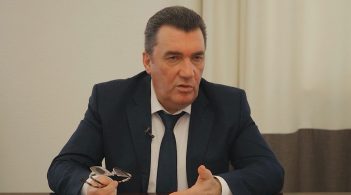 Україна має списки жителів окупованого Донбасу, які отримали паспорти РФ