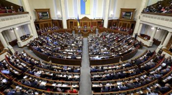 «Слуги народу» збираються розглядати закон про ринок землі всю ніч