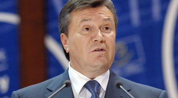 Янукович сподівається, що Зеленський зможе «об'єднати країну» і «встановити стабільність»