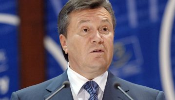 Янукович сподівається, що Зеленський зможе «об'єднати країну» і «встановити стабільність»