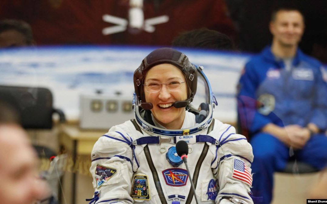 Американська астронавтка повернулася на Землю, пробувши у космосі рекордні 328 днів